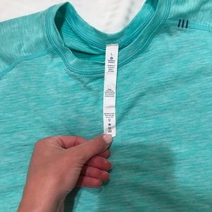 Men’s lululemon short sleeve!